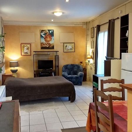 Logement Tranquille Et Frais Proche Gare Au Rdc Saumur Εξωτερικό φωτογραφία